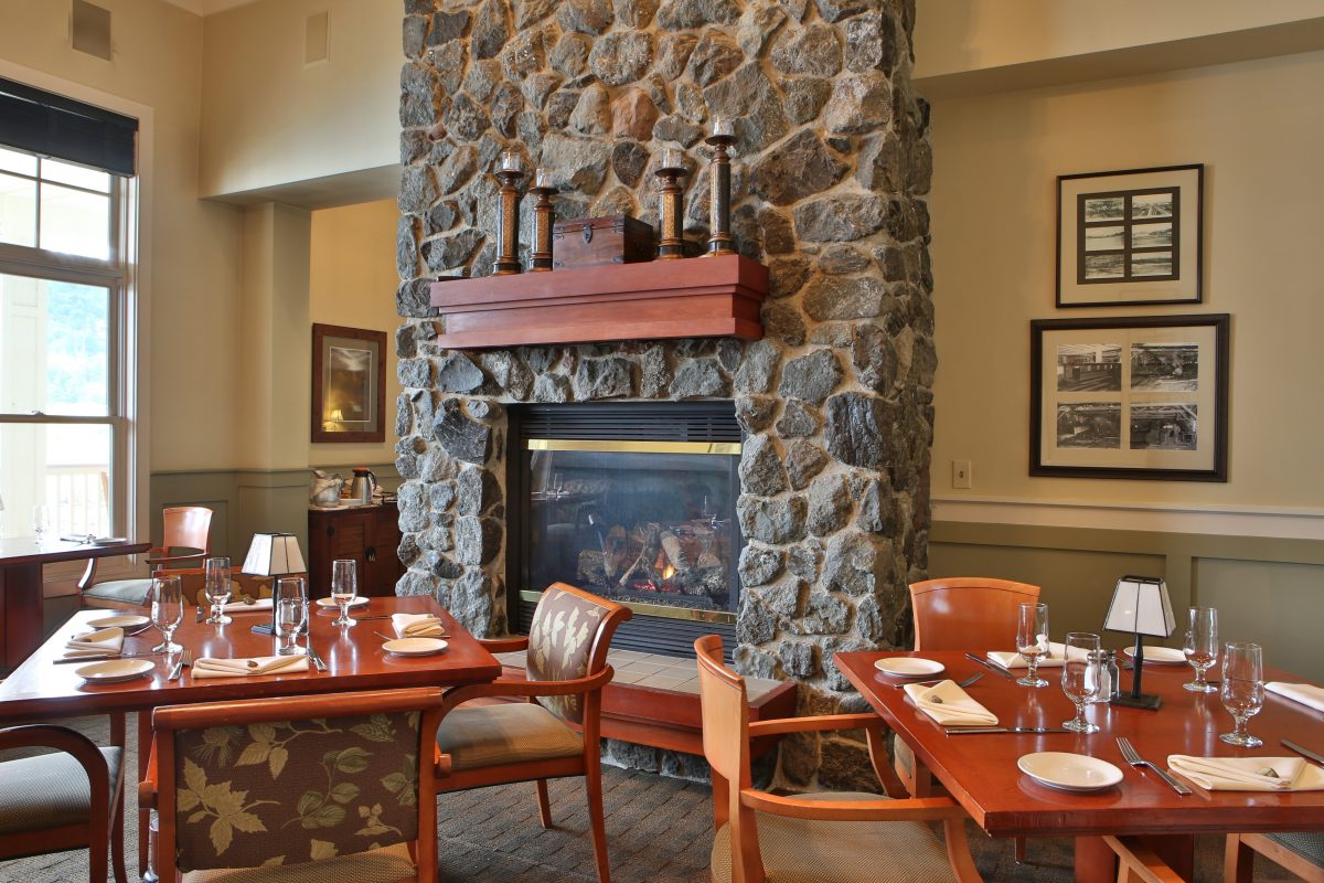 Fireplace, Dining, Waterfront, Farm to Table